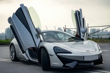 Supercarros que não existiram